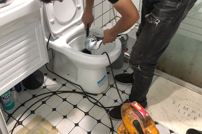 六枝特马桶堵塞自己疏通还是找师傅？专业上门服务让你省时更省心