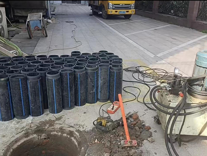 六枝特PE置换管厂家 DN315置换管 非开挖管短管置换